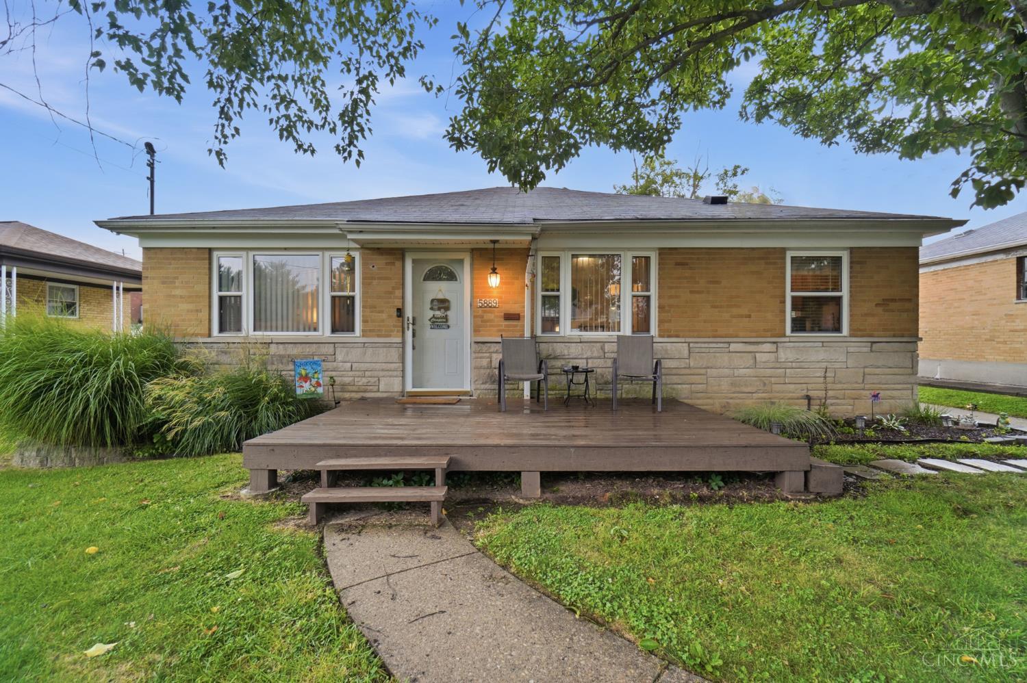 5889 Willow Oak Lane