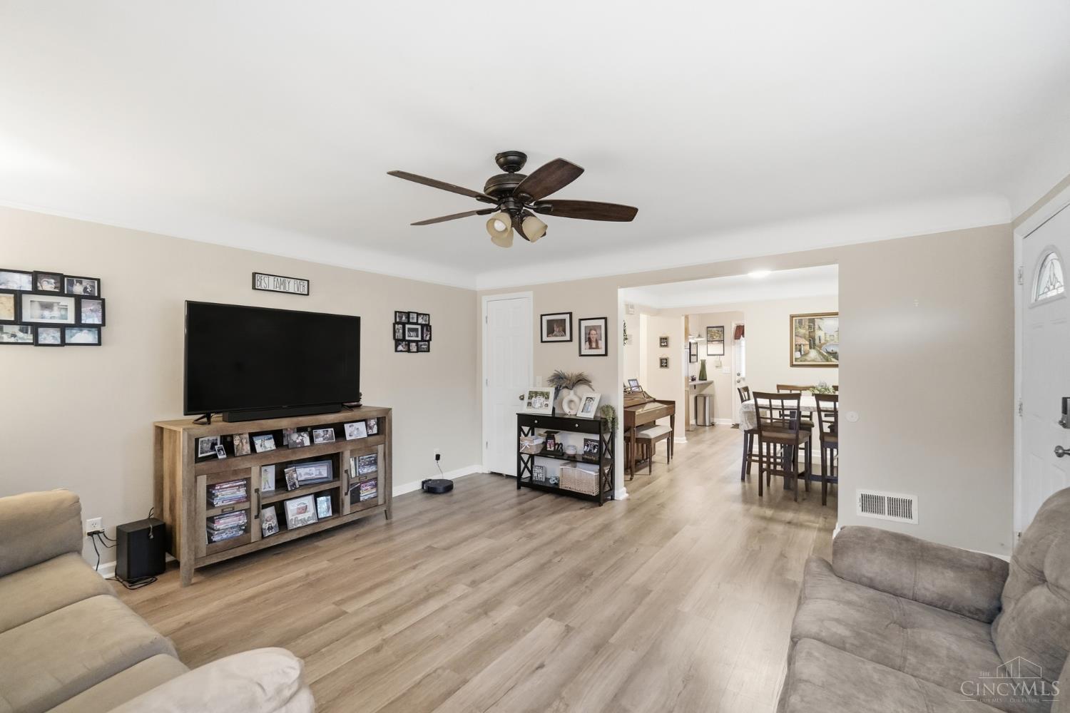 5889 Willow Oak Lane