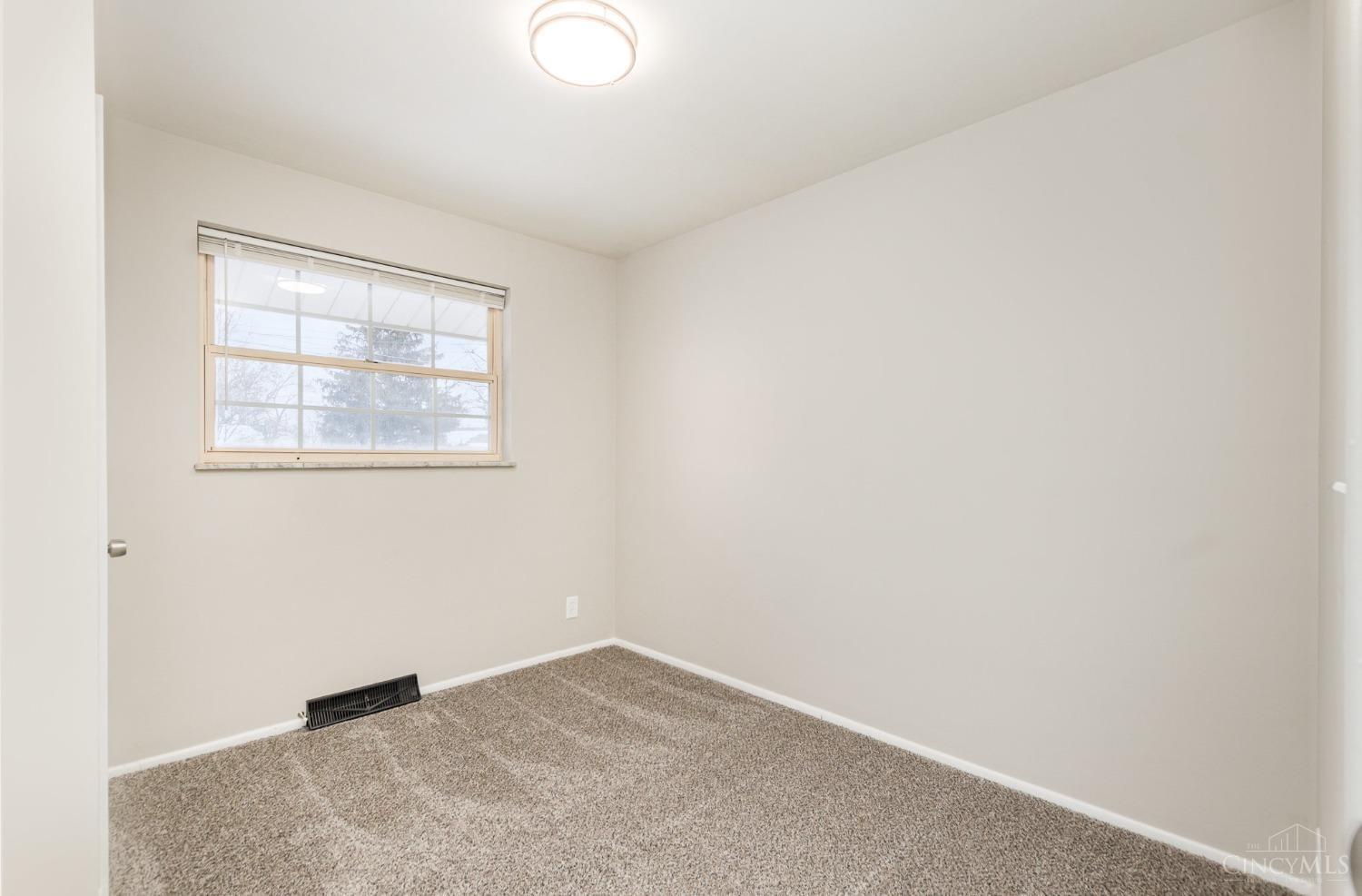 3565 Vernier Drive, Colerain Twp, Ohio image 11