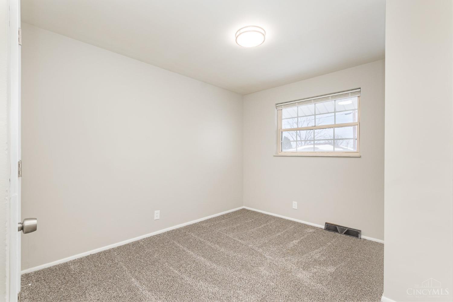 3565 Vernier Drive, Colerain Twp, Ohio image 10