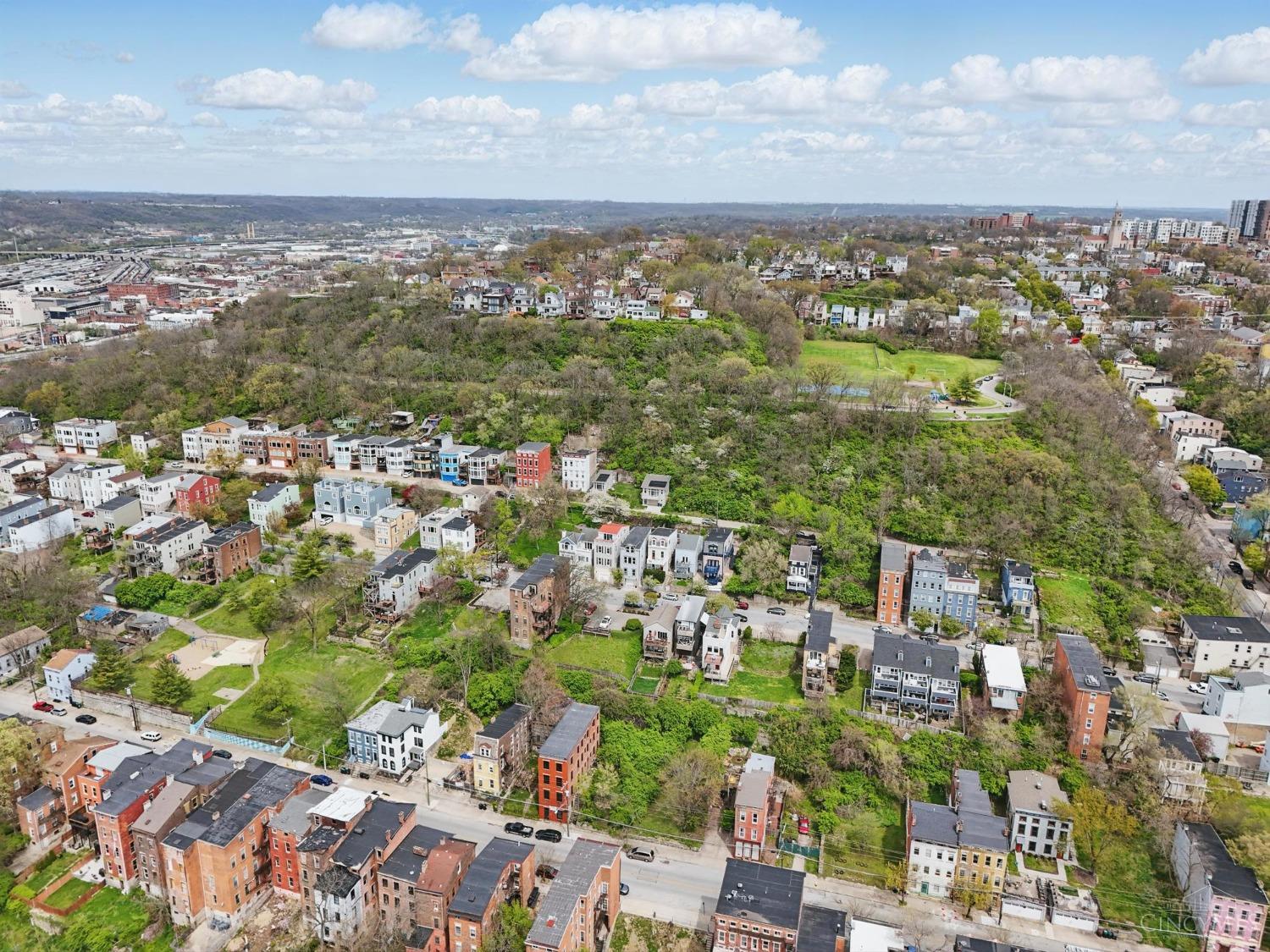 Cincinnati, Ohio 45214, United States, 2 Bedrooms Bedrooms, ,2 BathroomsBathrooms,Residential,Active,211513