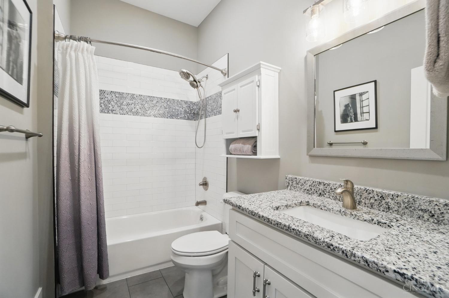 Cincinnati, Ohio 45214, United States, 2 Bedrooms Bedrooms, ,2 BathroomsBathrooms,Residential,Active,211513