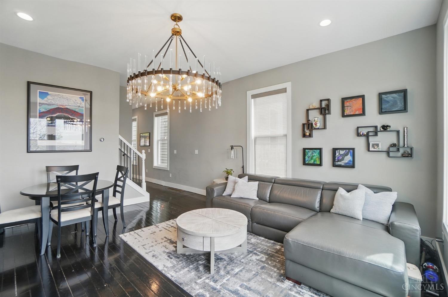 Cincinnati, Ohio 45214, United States, 2 Bedrooms Bedrooms, ,2 BathroomsBathrooms,Residential,Active,211513