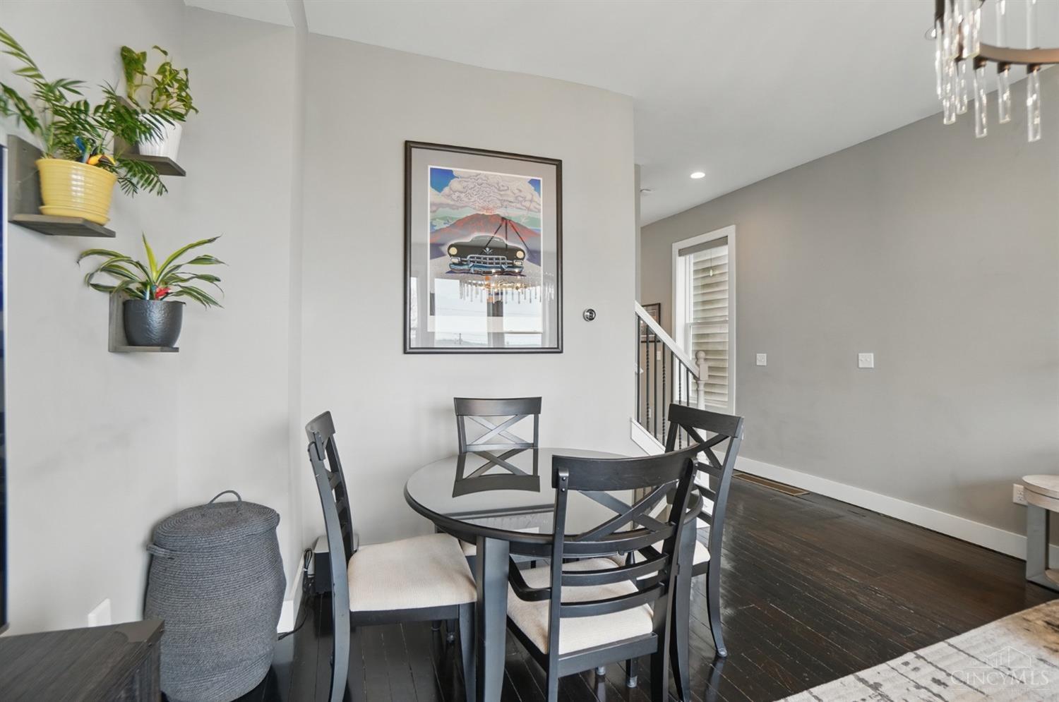 Cincinnati, Ohio 45214, United States, 2 Bedrooms Bedrooms, ,2 BathroomsBathrooms,Residential,Active,211513