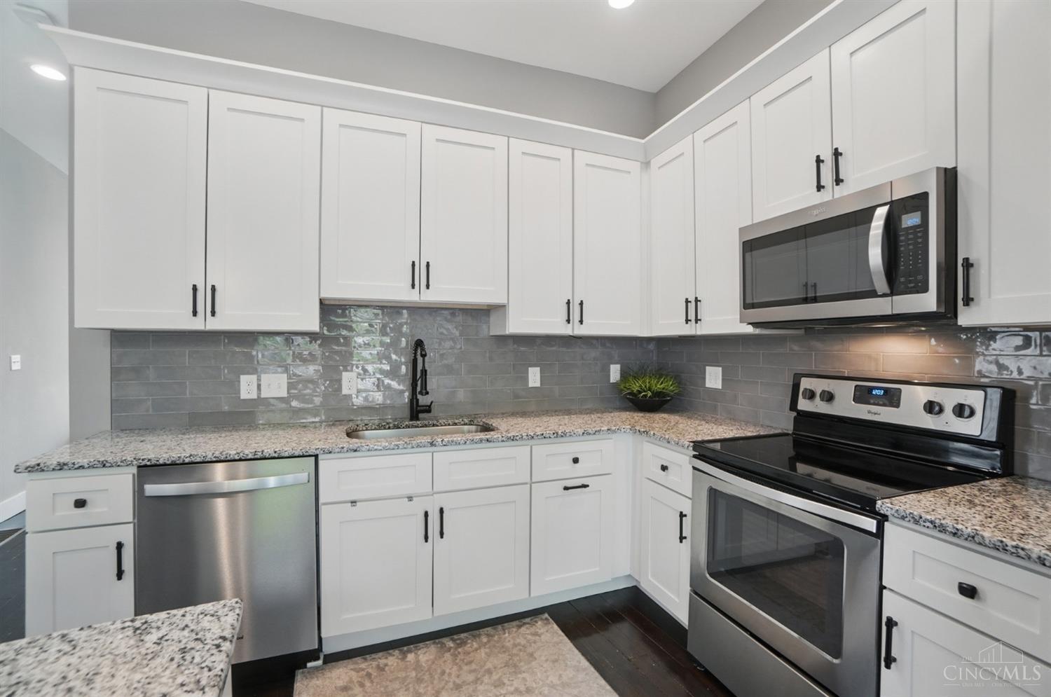 Cincinnati, Ohio 45214, United States, 2 Bedrooms Bedrooms, ,2 BathroomsBathrooms,Residential,Active,211513