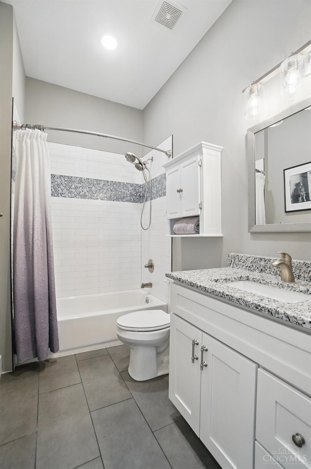 Cincinnati, Ohio 45214, United States, 2 Bedrooms Bedrooms, ,2 BathroomsBathrooms,Residential,Active,211513