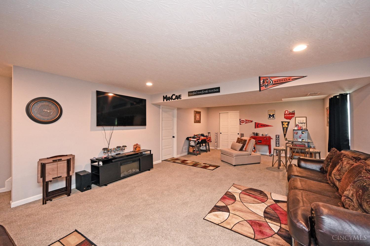 8906 Summer Crest Drive, Colerain Twp, Ohio image 32
