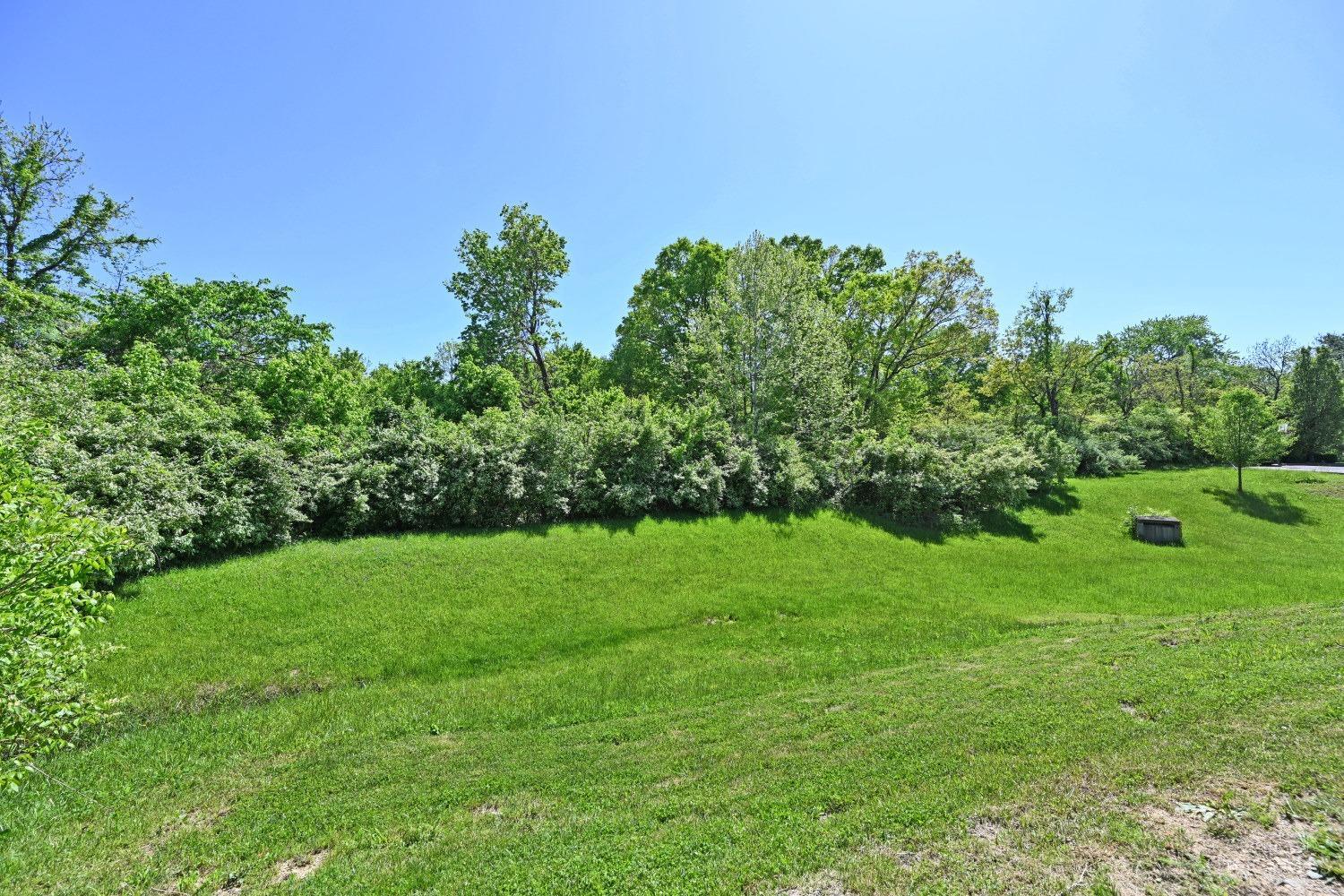 8906 Summer Crest Drive, Colerain Twp, Ohio image 38