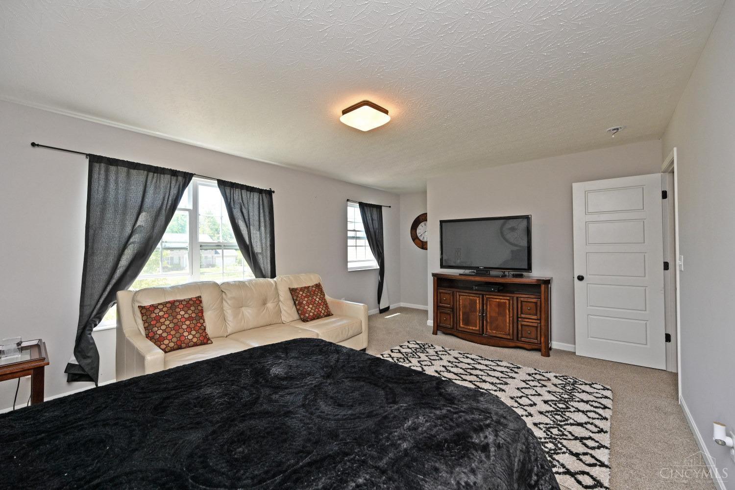 8906 Summer Crest Drive, Colerain Twp, Ohio image 24