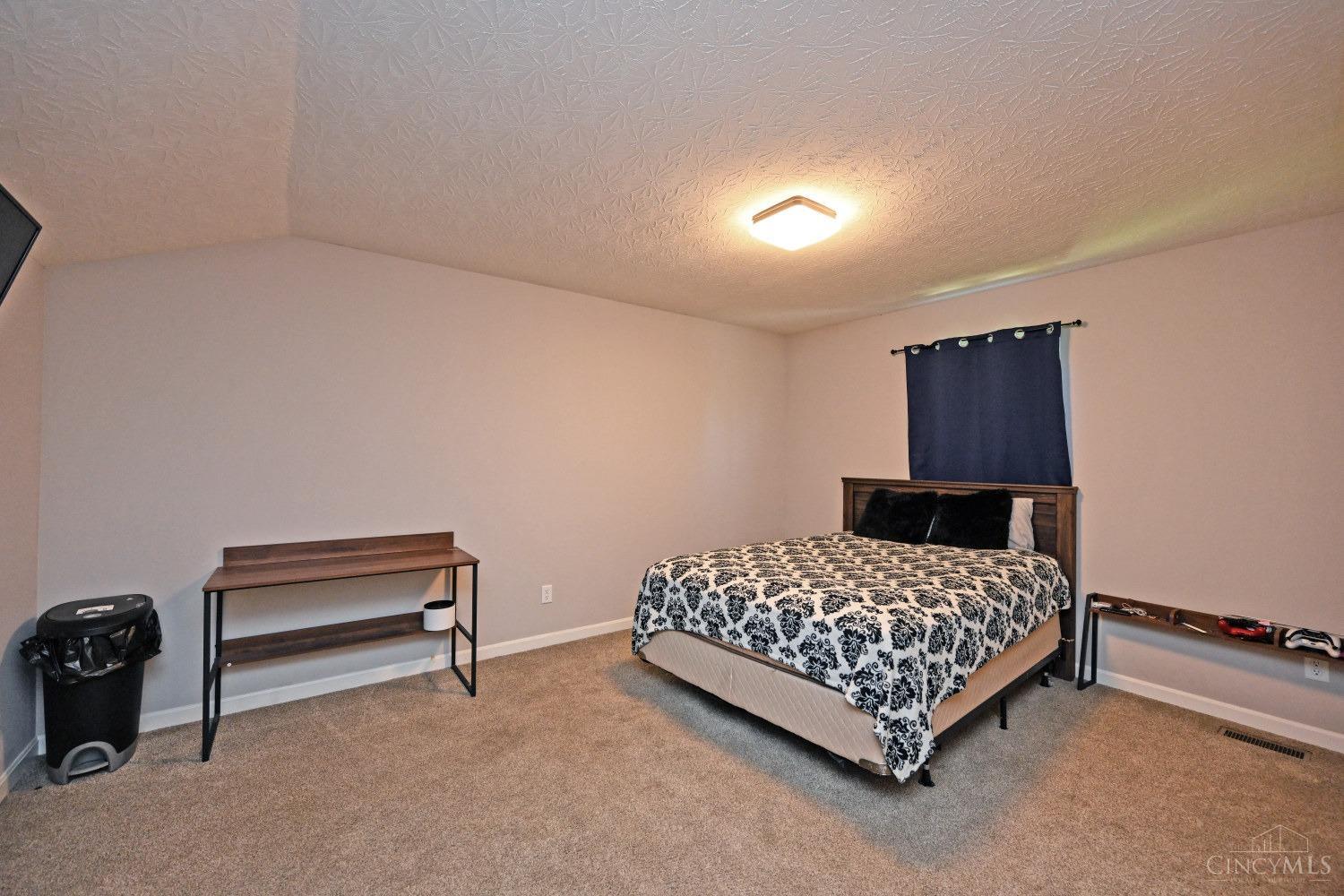 8906 Summer Crest Drive, Colerain Twp, Ohio image 28