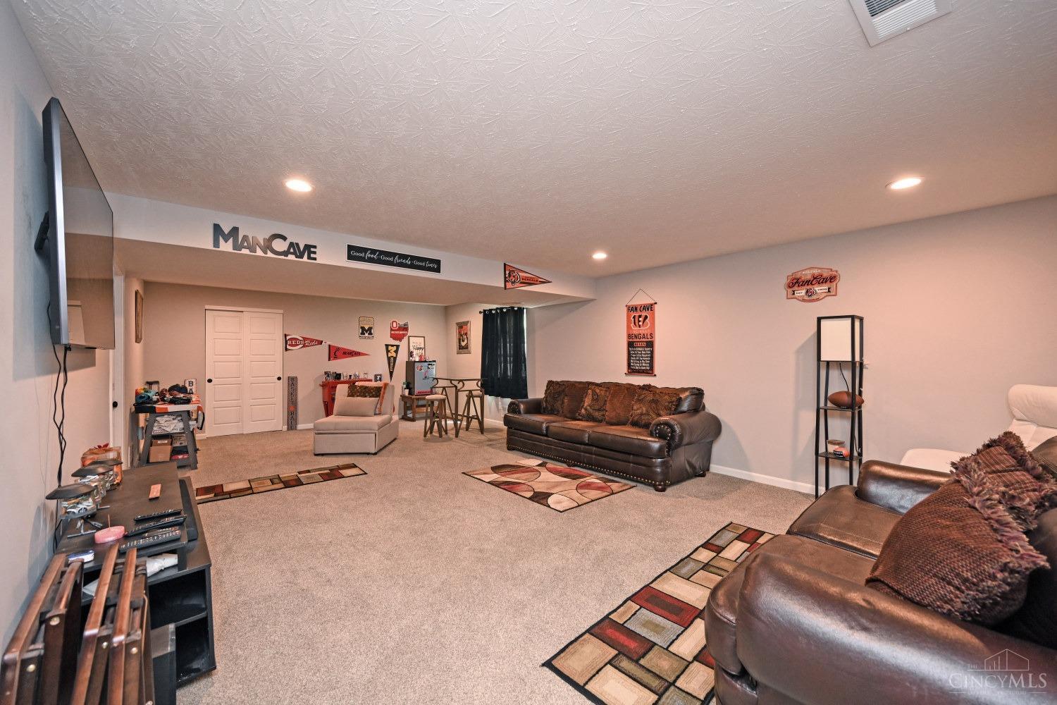 8906 Summer Crest Drive, Colerain Twp, Ohio image 31