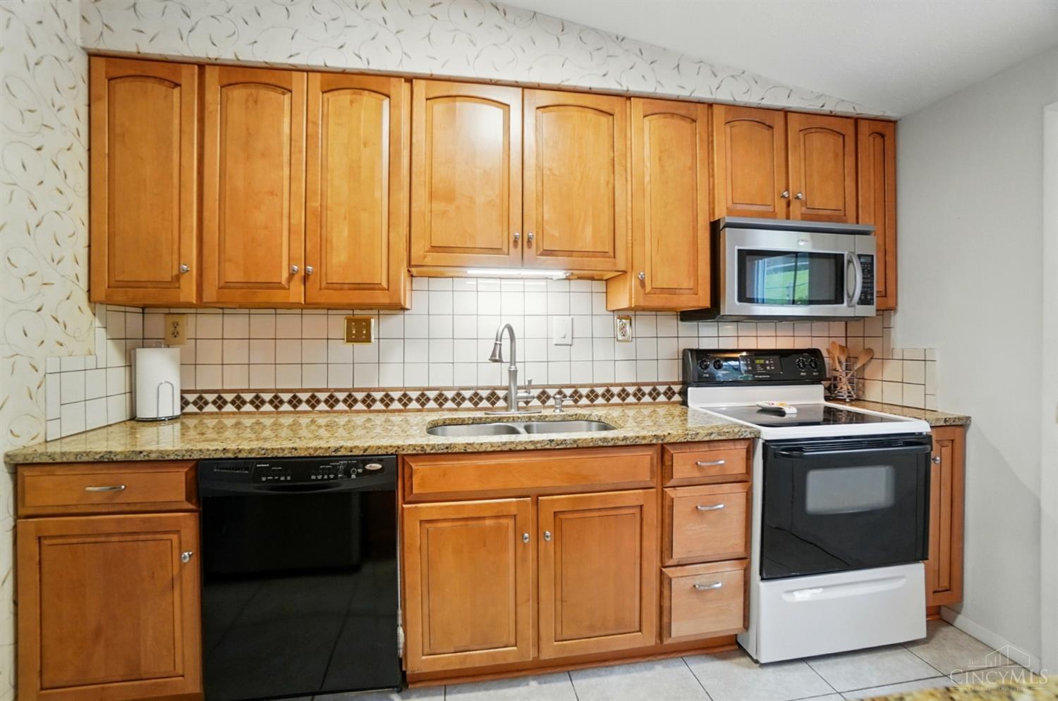 5605 Bluepine Drive, Cincinnati, Ohio image 13