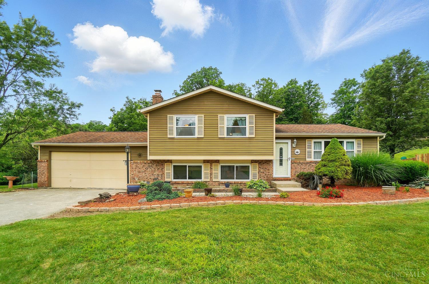5605 Bluepine Drive, Cincinnati, Ohio image 1