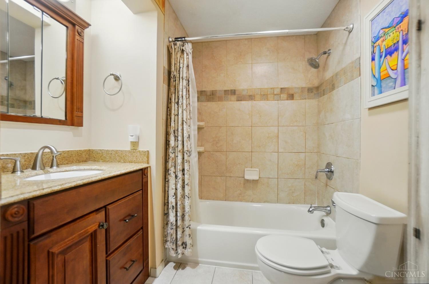 5605 Bluepine Drive, Cincinnati, Ohio image 16