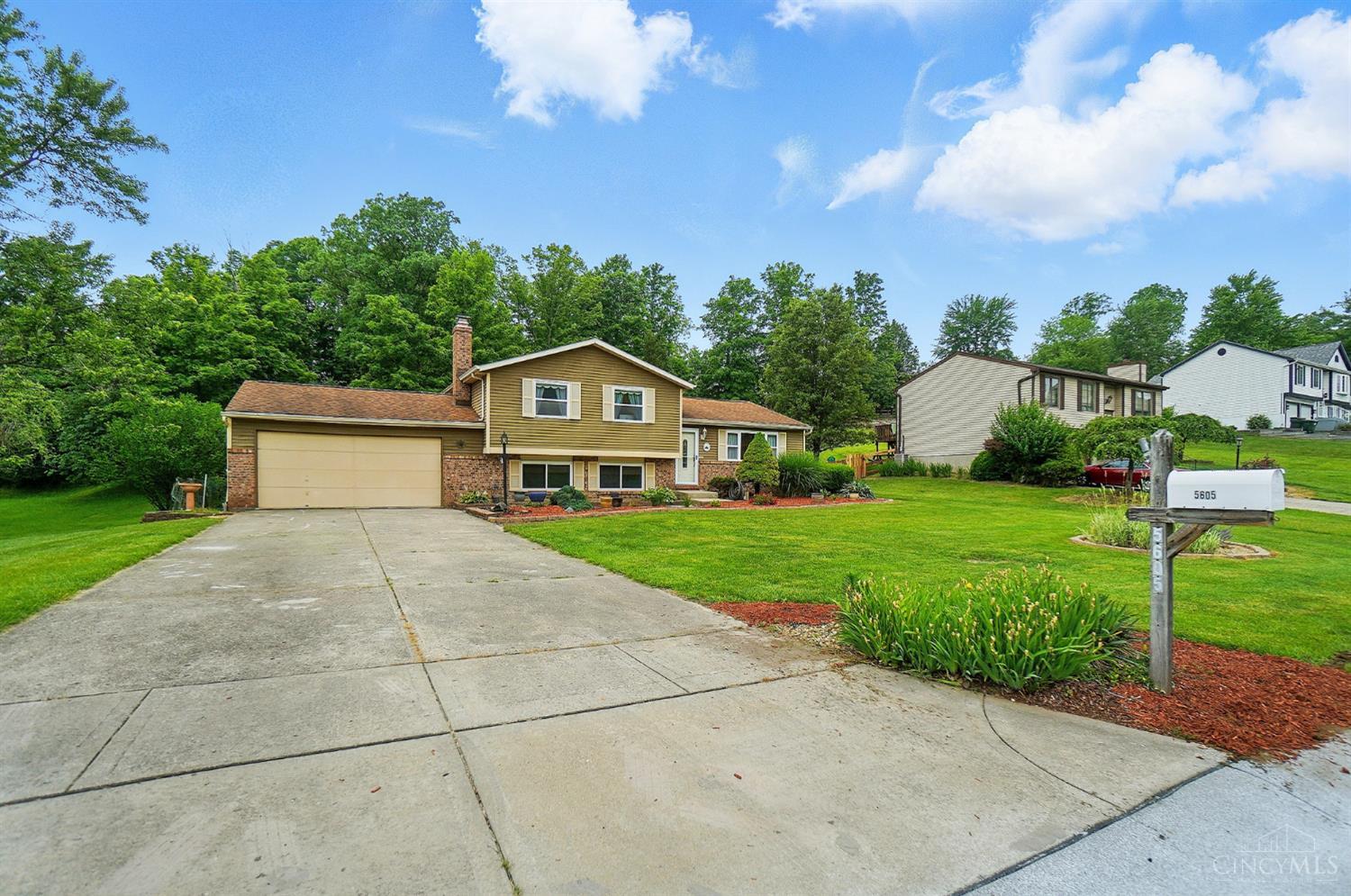 5605 Bluepine Drive, Cincinnati, Ohio image 2