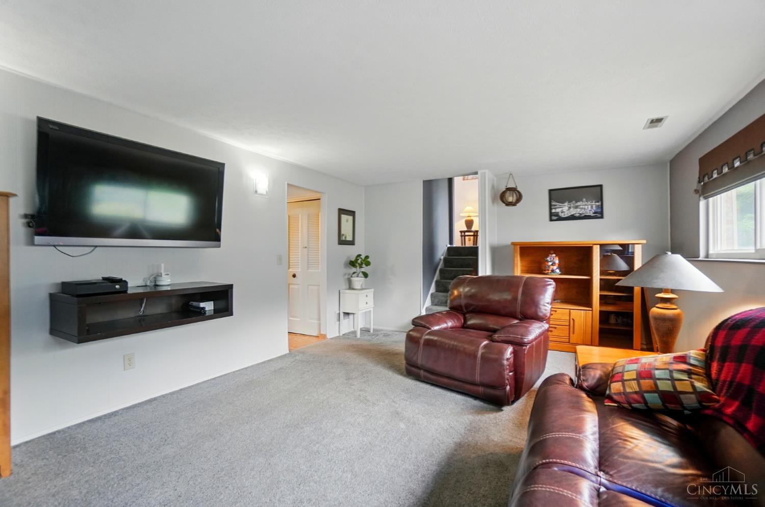 5605 Bluepine Drive, Cincinnati, Ohio image 22