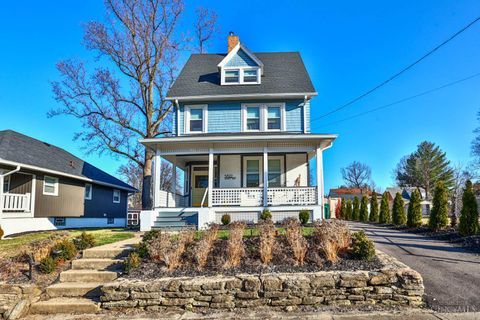 Photo of 5822 Wyatt Avenue, Cincinnati, OH 45213 (MLS # 1865970)