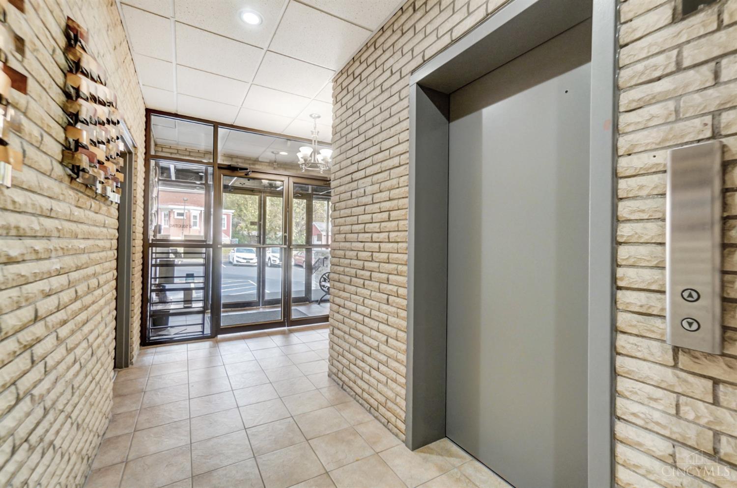 3012 Glenmore Avenue 206