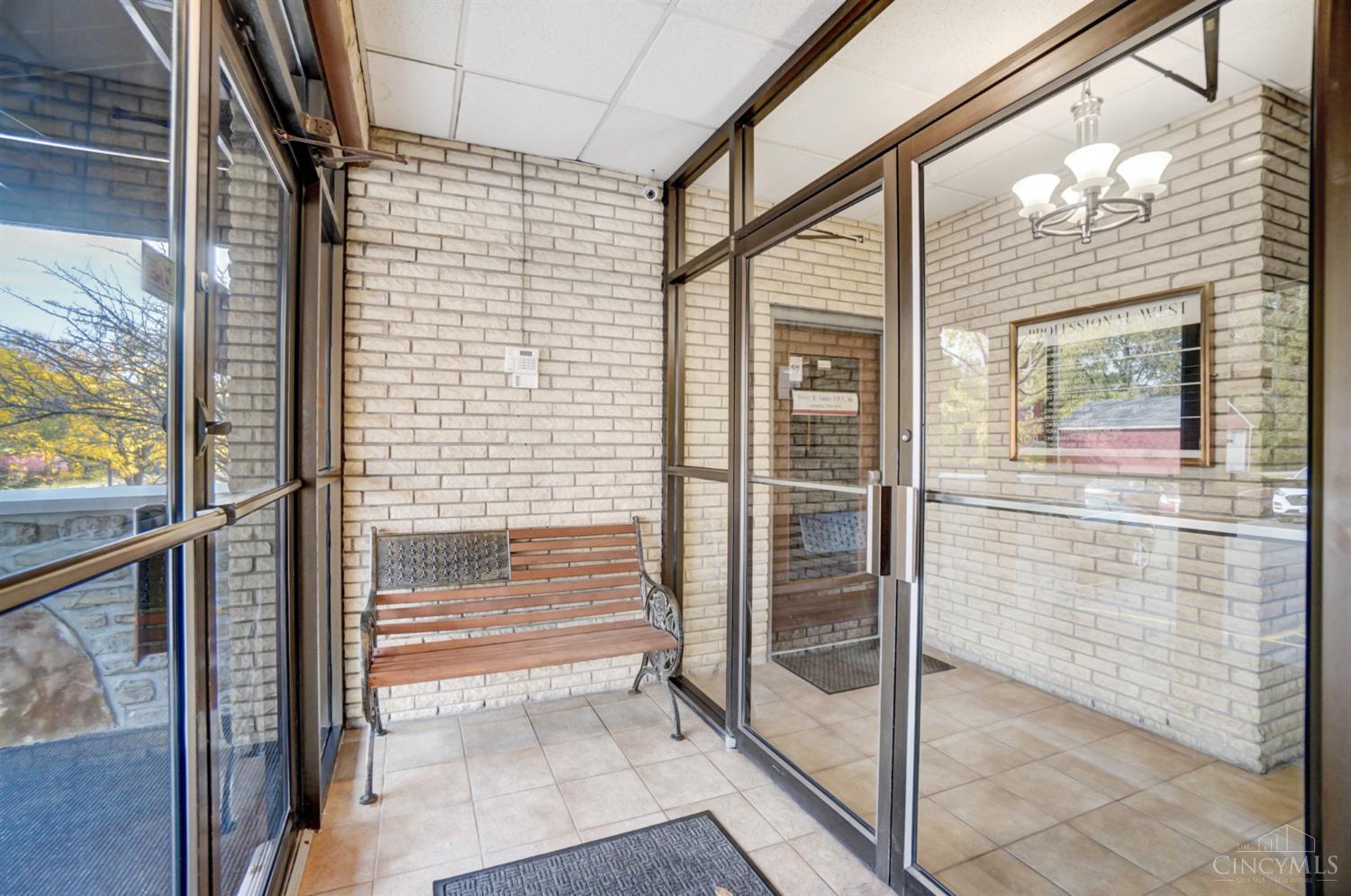 3012 Glenmore Avenue 206