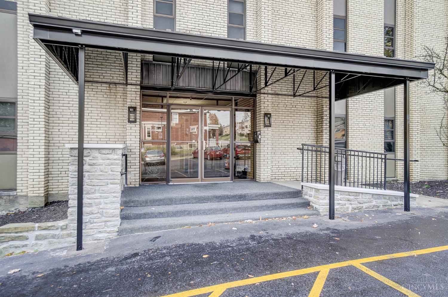 3012 Glenmore Avenue 206