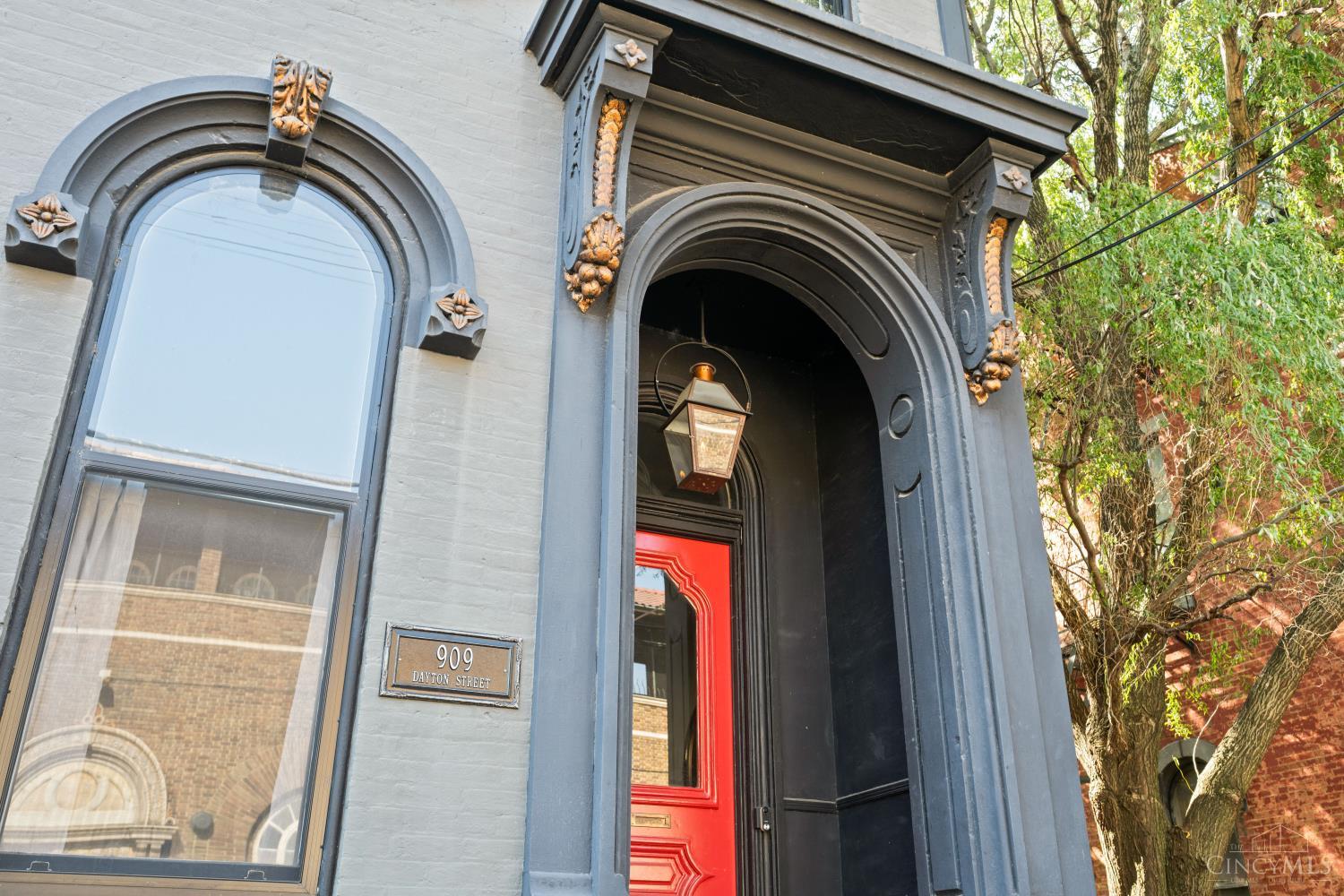 909 Dayton Street