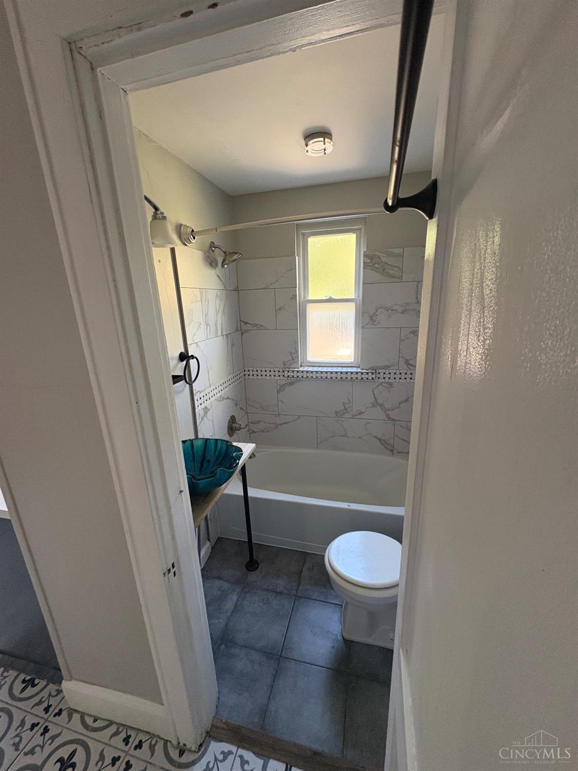 Cincinnati, Ohio 45217, United States, 1 Bedroom Bedrooms, ,1 BathroomBathrooms,Residential,Active,230631