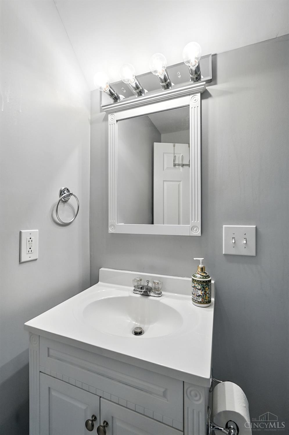 Deerfield Twp., Ohio 45040, United States, 4 Bedrooms Bedrooms, ,4 BathroomsBathrooms,Residential,Active,195818