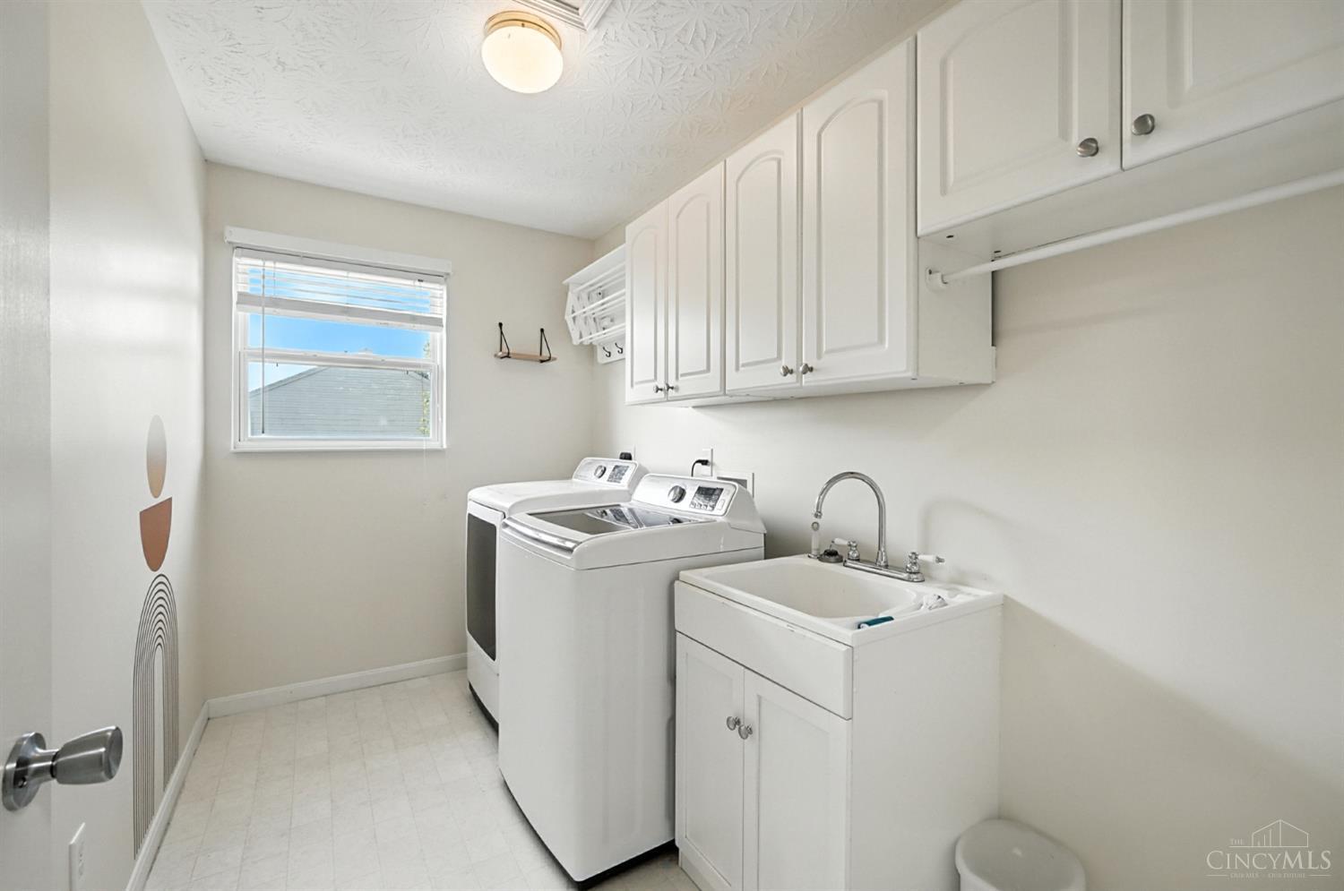 Deerfield Twp., Ohio 45040, United States, 4 Bedrooms Bedrooms, ,4 BathroomsBathrooms,Residential,Active,195818