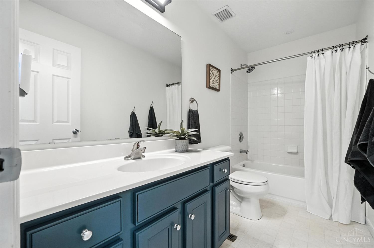 Deerfield Twp., Ohio 45040, United States, 4 Bedrooms Bedrooms, ,4 BathroomsBathrooms,Residential,Active,195818