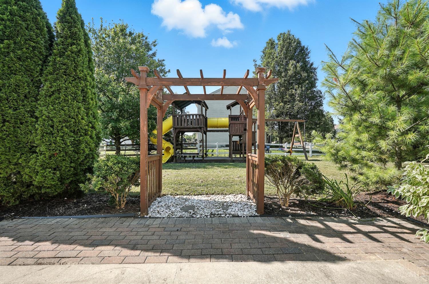 Deerfield Twp., Ohio 45040, United States, 4 Bedrooms Bedrooms, ,4 BathroomsBathrooms,Residential,Active,195818