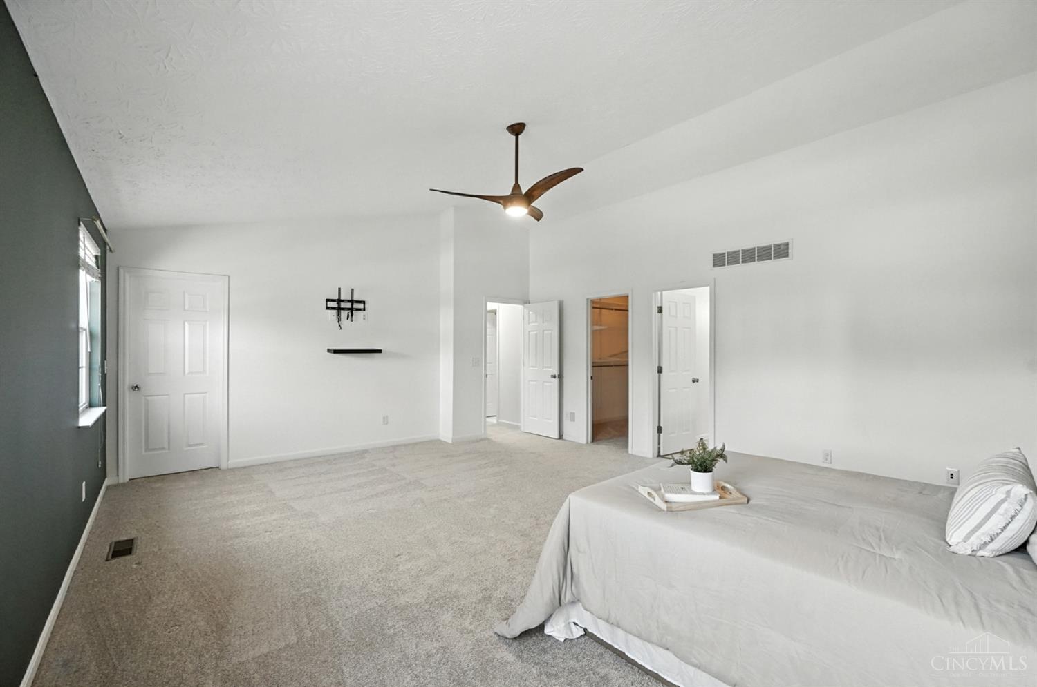 Deerfield Twp., Ohio 45040, United States, 4 Bedrooms Bedrooms, ,4 BathroomsBathrooms,Residential,Active,195818