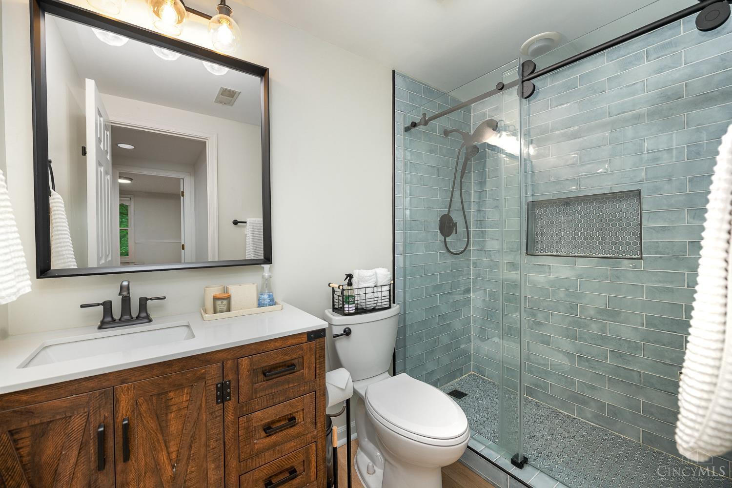 3845 Chimney Hill Drive, Blue Ash, Ohio image 35