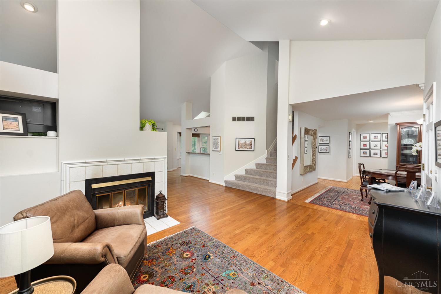 3845 Chimney Hill Drive, Blue Ash, Ohio image 4