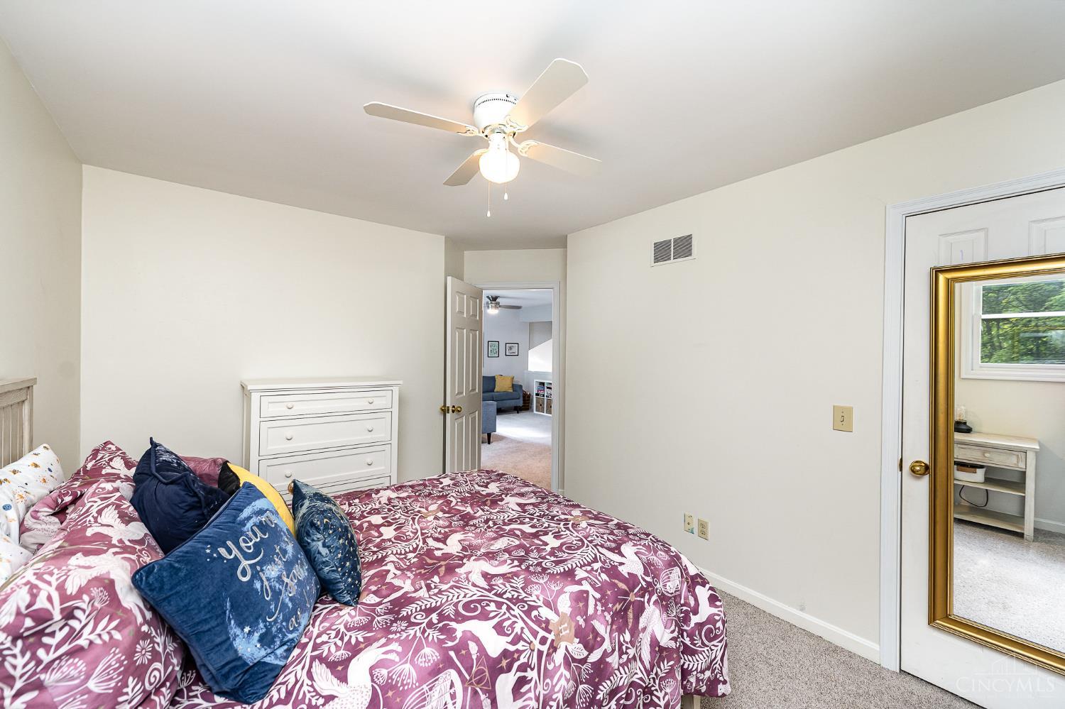 3845 Chimney Hill Drive, Blue Ash, Ohio image 34