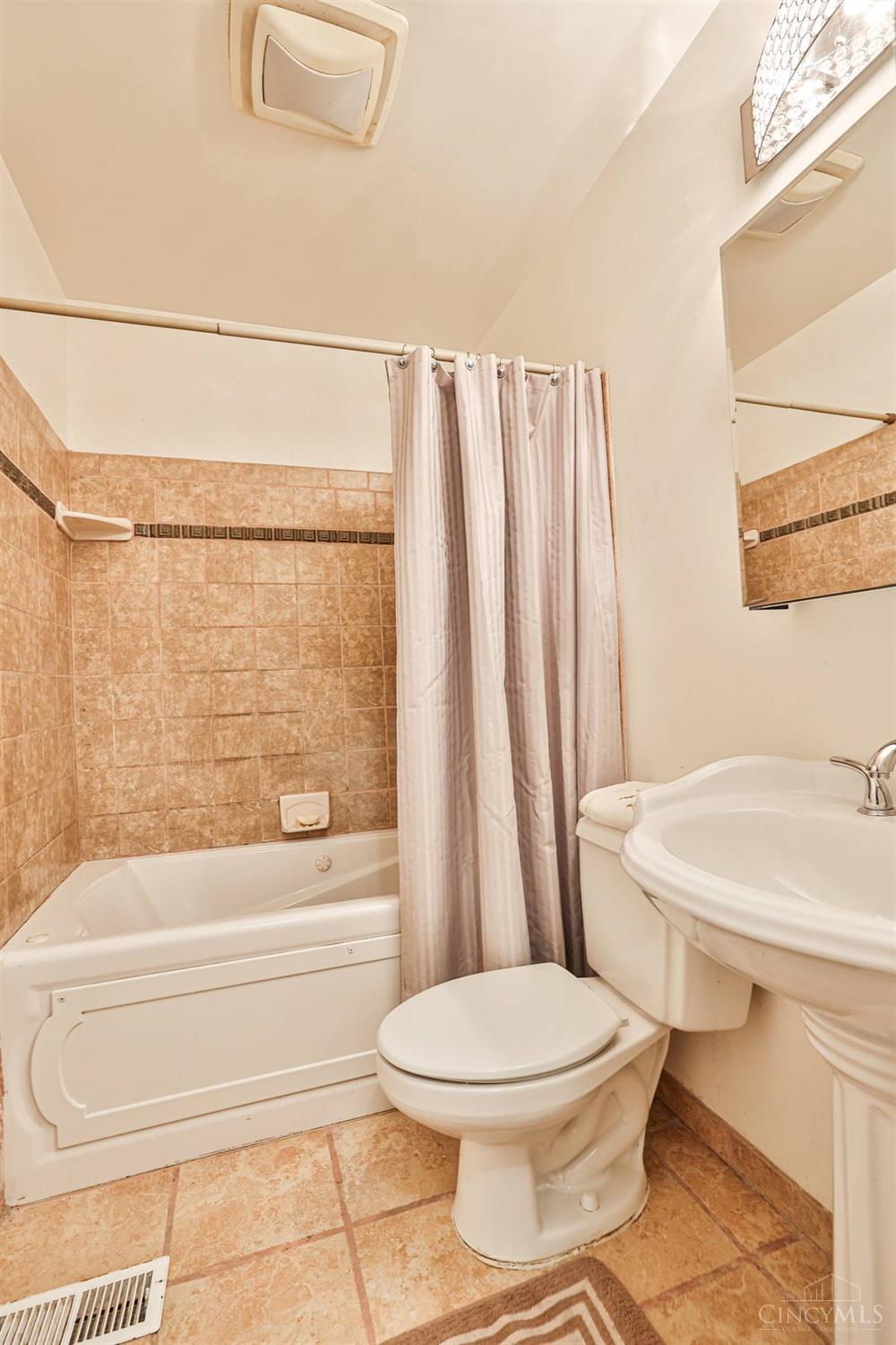 2487 Aquarius Drive, Colerain Twp, Ohio image 21