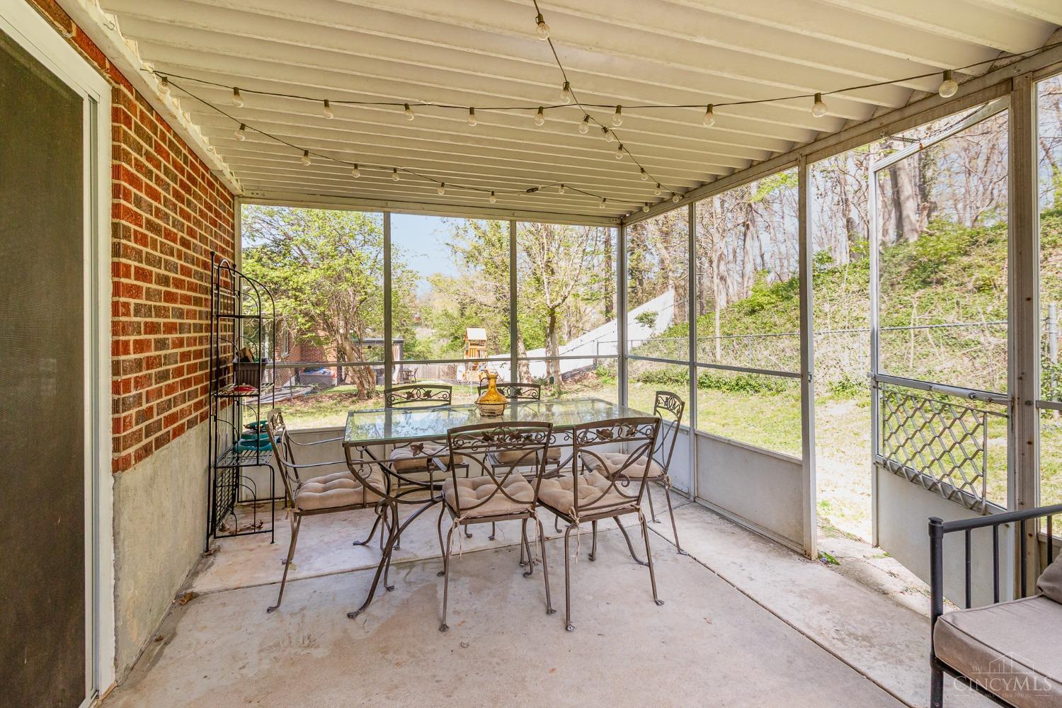 1538 Robinway Drive, Anderson Twp, Ohio image 12