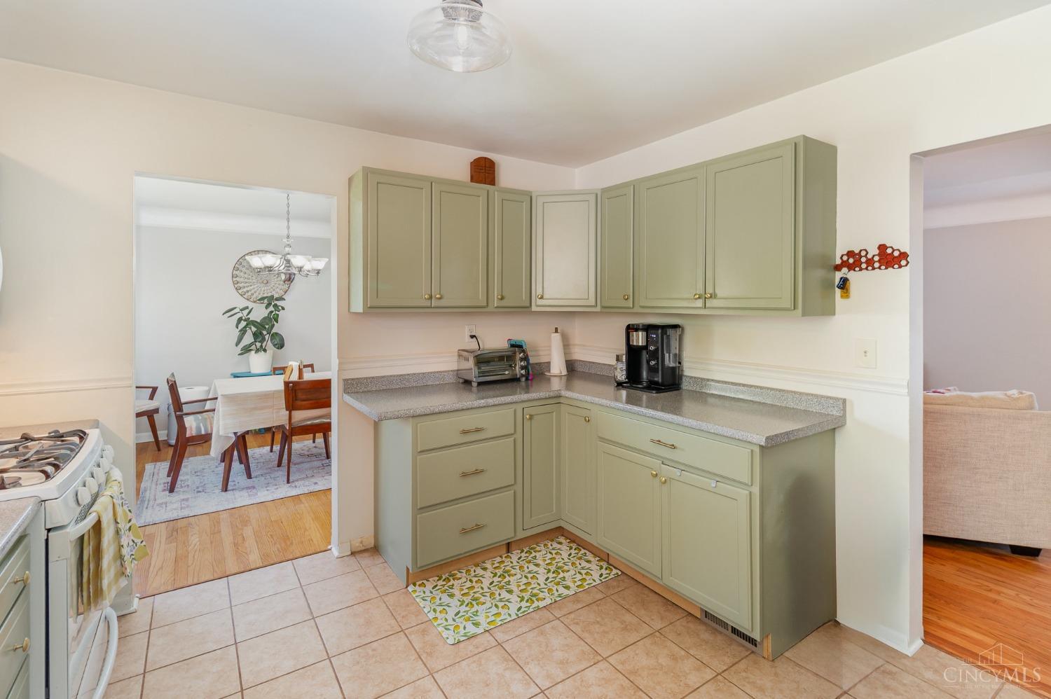 1538 Robinway Drive, Anderson Twp, Ohio image 10