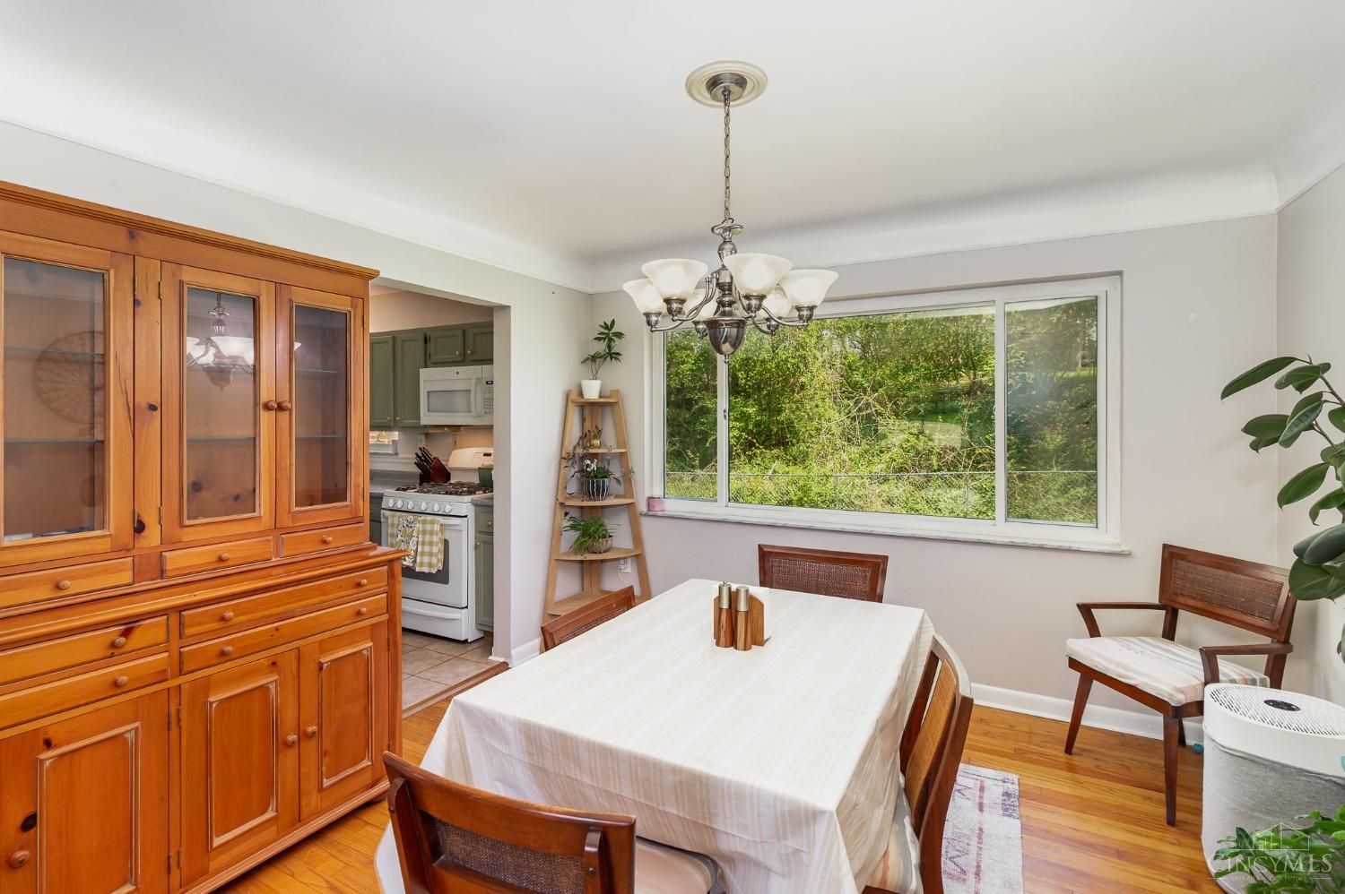 1538 Robinway Drive, Anderson Twp, Ohio image 8