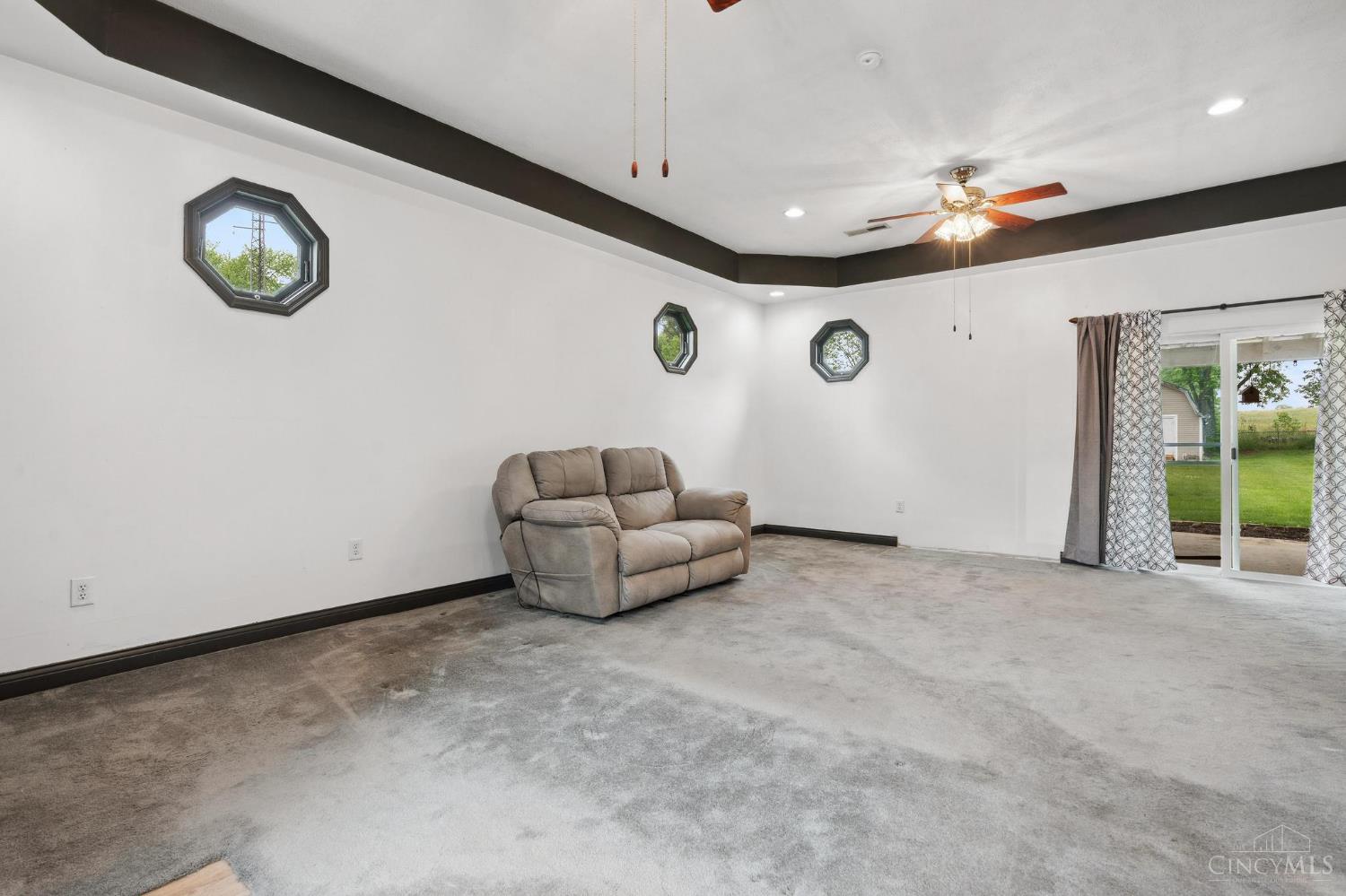 700 W Taylor School Road, Hamilton, Ohio image 2