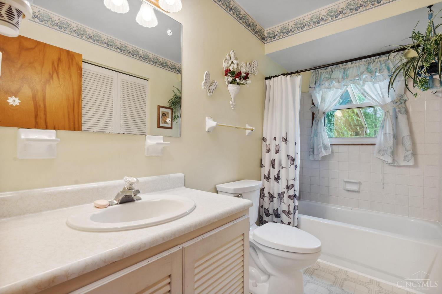 700 W Taylor School Road, Hamilton, Ohio image 16