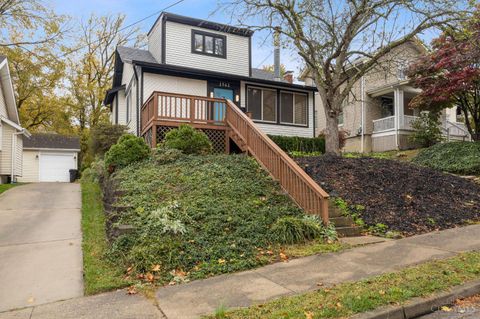 Photo of 1561 Spring Lawn Avenue, Cincinnati, OH 45223 (MLS # 1860849)