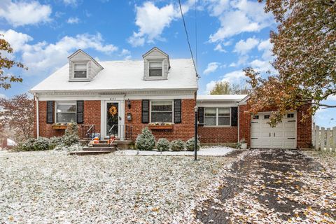 Photo of 4153 Paxton Woods Lane, Cincinnati, OH 45209 (MLS # 1861772)