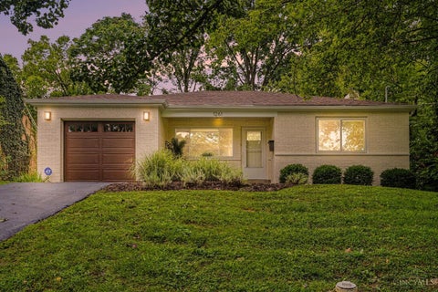 Photo of 1261 Wayside Place, Cincinnati, OH 45230 (MLS # 1890615)