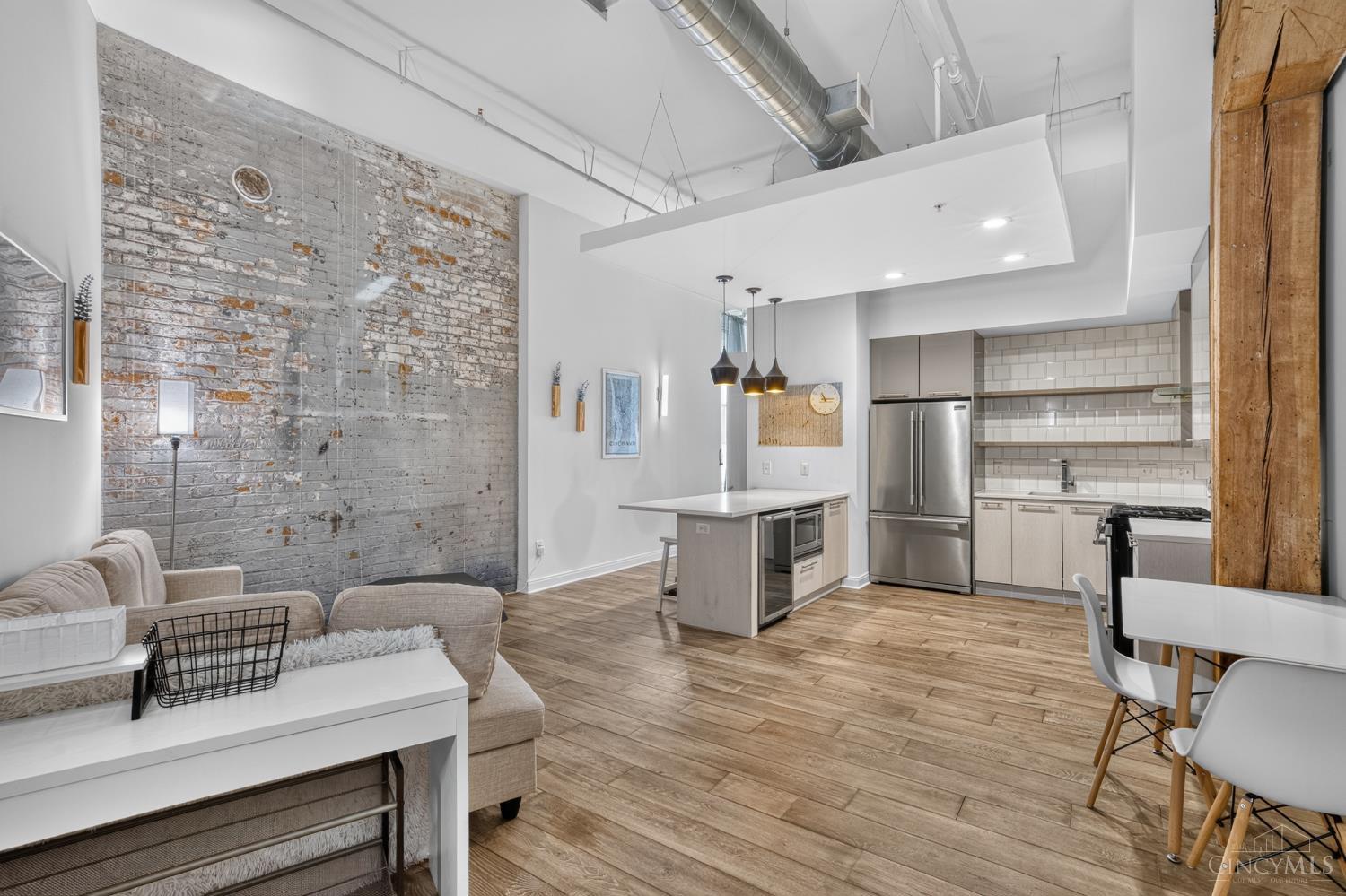 813 Broadway Street 302
