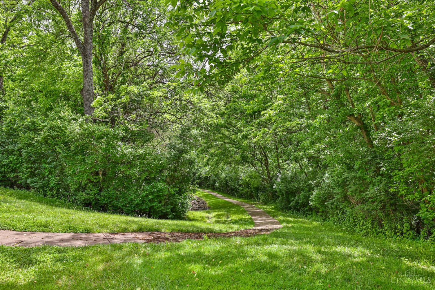 301 Fencerail Way #B, Milford, Ohio image 29