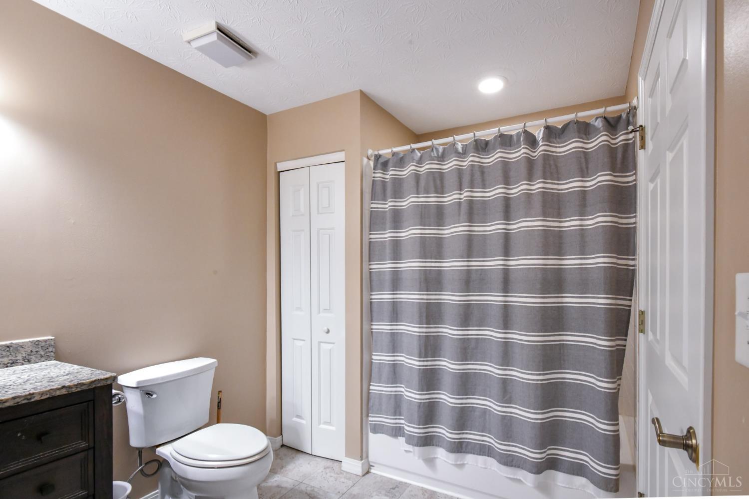 Washington Twp, Ohio 45458, United States, 2 Bedrooms Bedrooms, ,2 BathroomsBathrooms,Residential,Active,160942