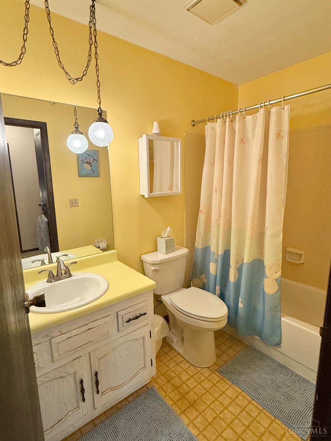 5903 Green Crest Drive, Fairfield Twp, Ohio image 18