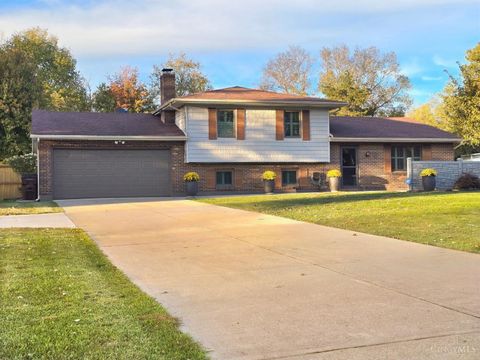 Photo of 692 W Taylor School Road, Milford Township, OH 45013 (MLS # 1859846) Photo of 692 W Taylor School Road, Milford Township, OH 45013 (MLS # 1859846)