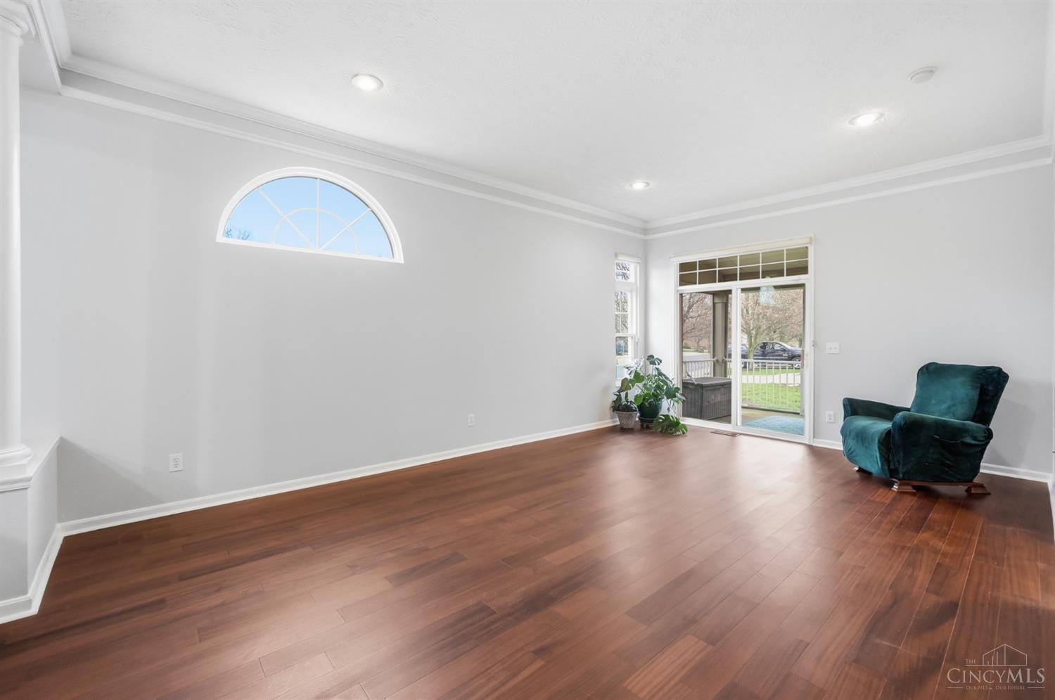 6560 Twin Lakes Drive