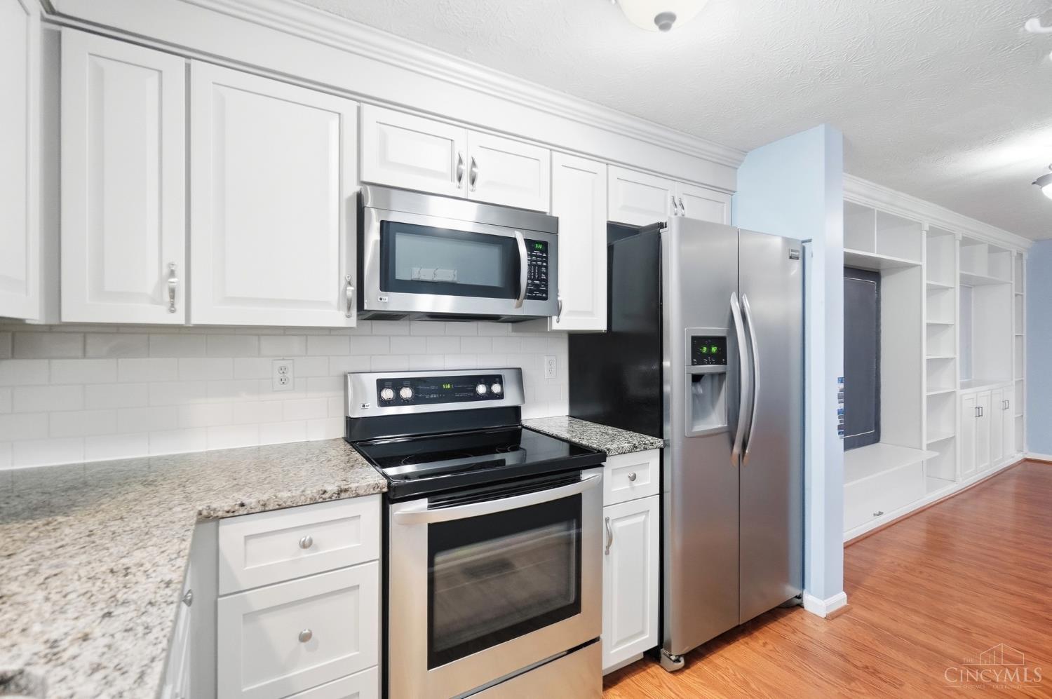 1042 Stratford Court